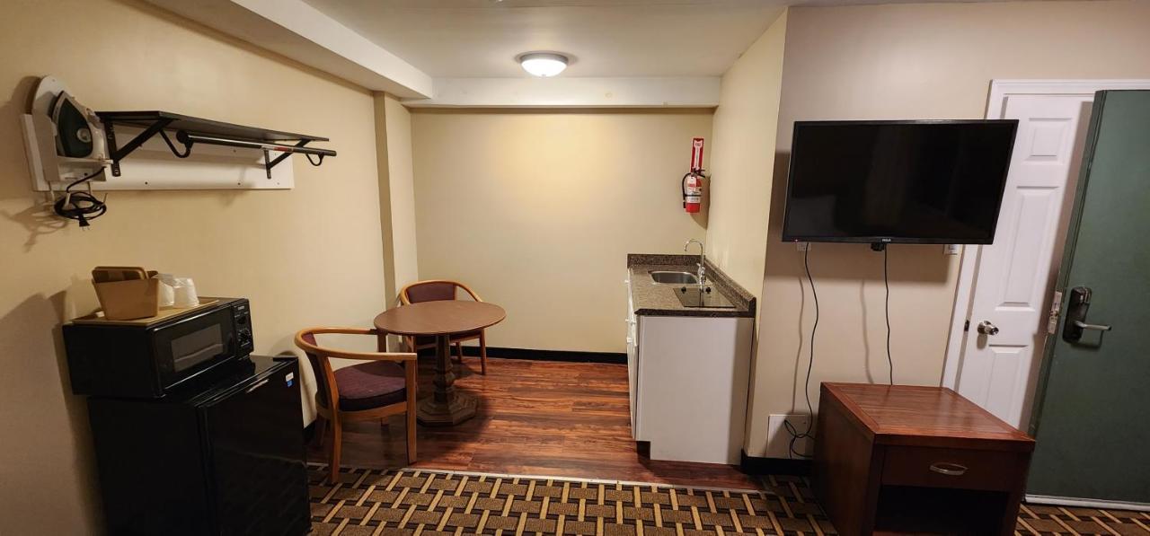 Nashoba Valley Inn & Suites Ayer Exterior foto