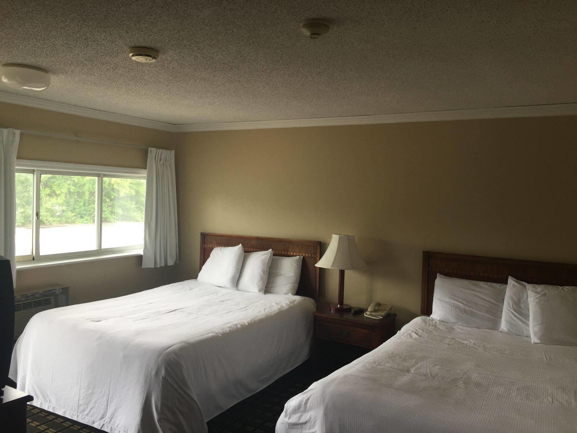 Nashoba Valley Inn & Suites Ayer Exterior foto