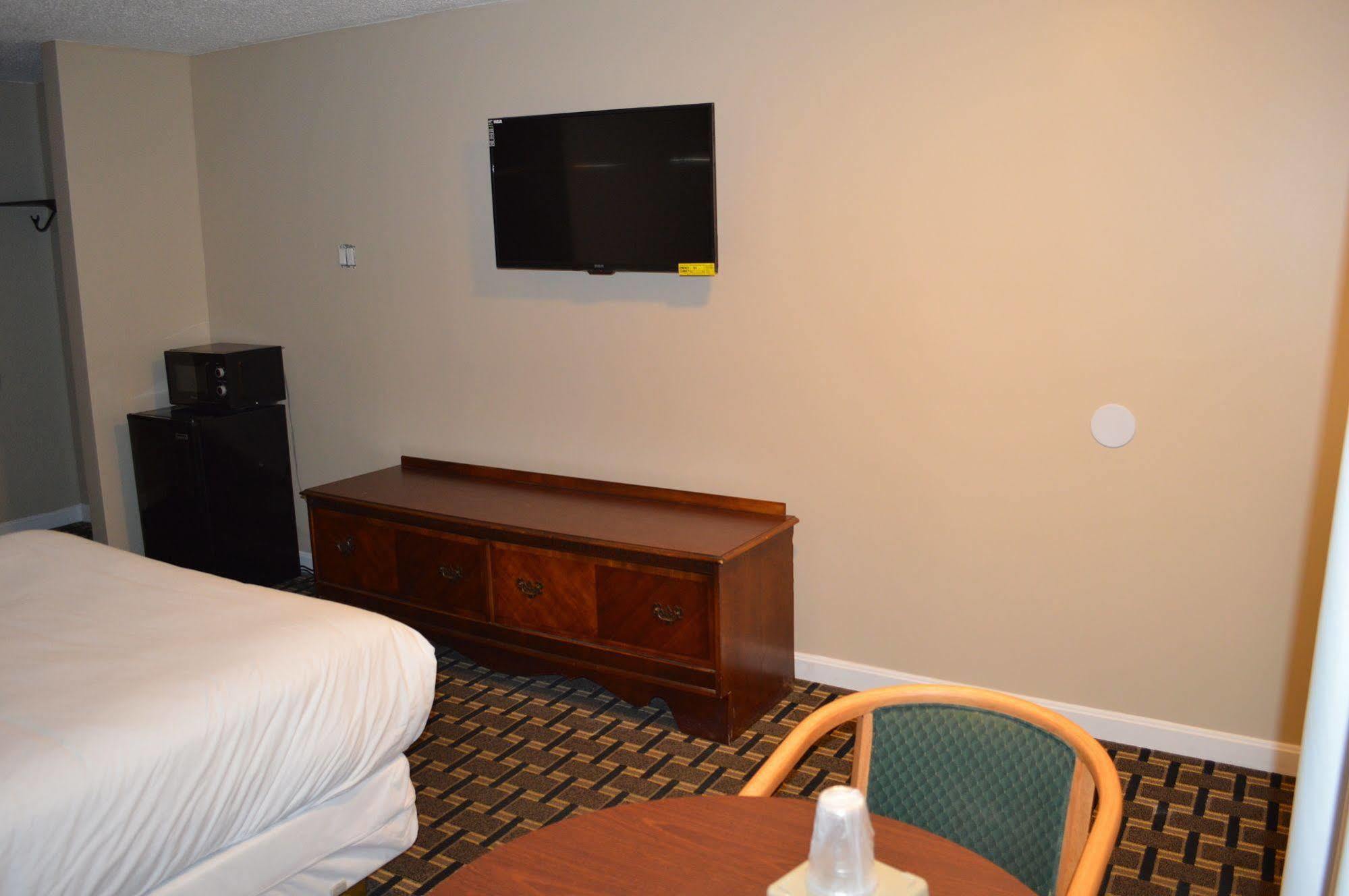 Nashoba Valley Inn & Suites Ayer Exterior foto